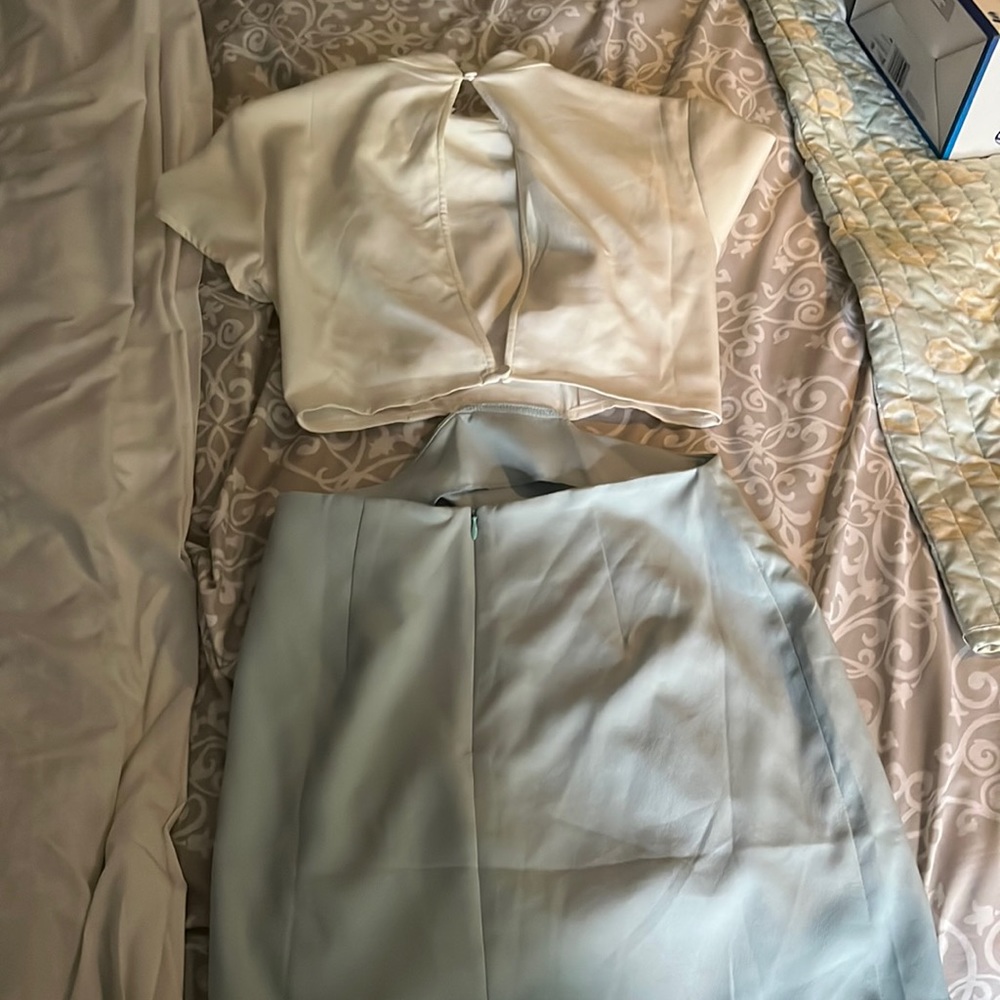 Tobi woman’s skirt and too attached blue and white small petite